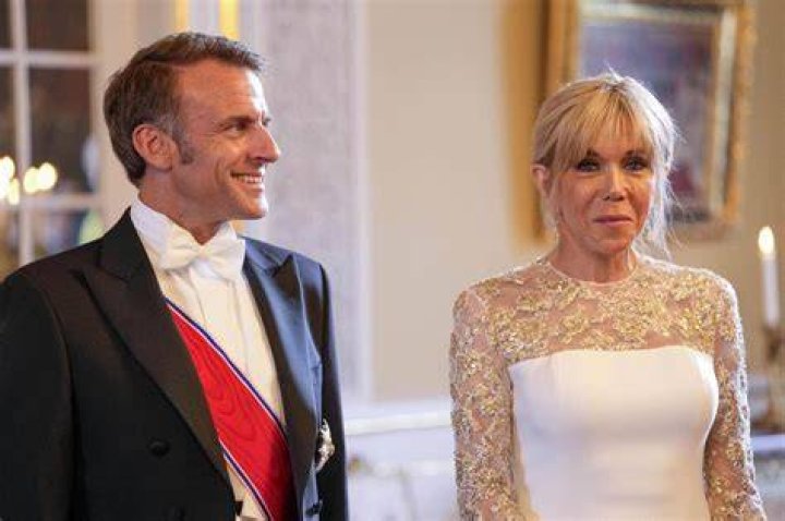 Brigitte Macron Page 7