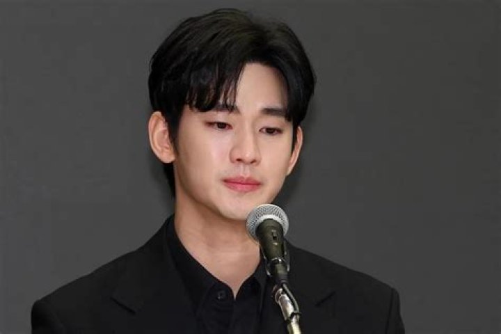 Kim Soo Hyun confirmed to star in 'The Queen of Tears' alongside