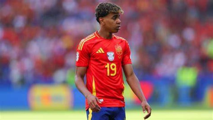 What does Lamine Yamal's '304' celebration mean? Barcelona & Spain star